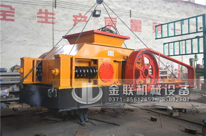 雙齒輥破碎機(jī)安裝、試機(jī)時(shí)都有哪些注意事項(xiàng)？