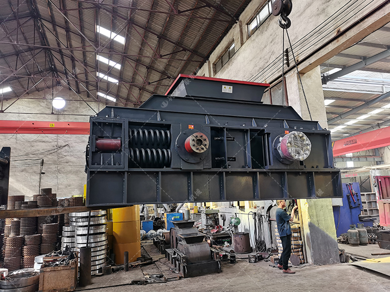 2PG1510型對(duì)輥式制砂機(jī) 大型制砂機(jī)發(fā)往湖北 2PG1510型對(duì)輥式制砂機(jī) 大型制砂機(jī)發(fā)往湖北