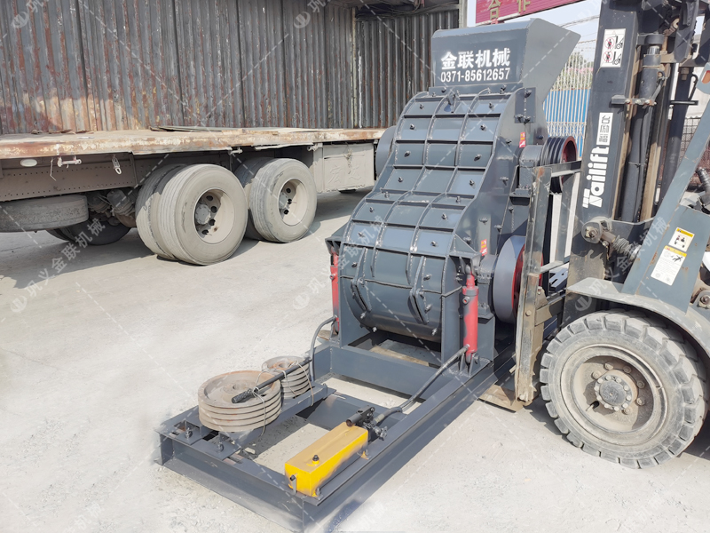 SCF1100X1000大型雙級(jí)粉碎機(jī)發(fā)貨圖片_發(fā)往甘肅平陽(yáng)_破碎煤矸石 SCF1100X1000大型雙級(jí)粉碎機(jī)發(fā)貨圖片_發(fā)往甘肅平陽(yáng)_破碎煤矸石